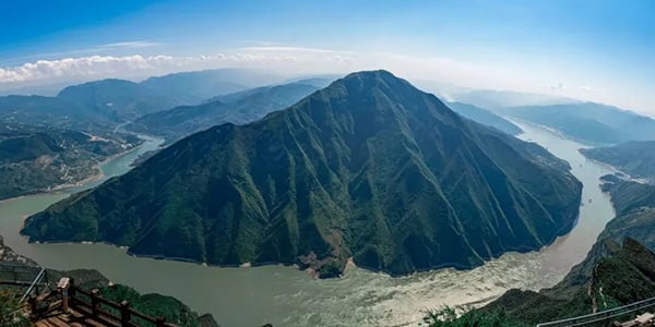 Sail the Yangtze Gorges: Legendary River & Fengdu Ghost City
