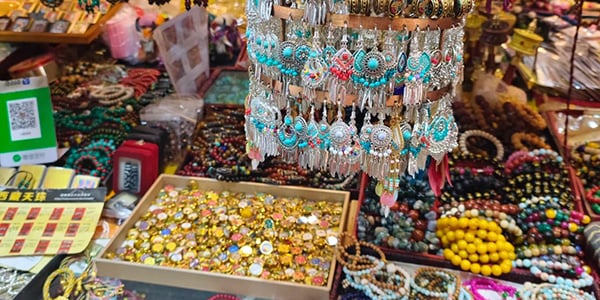 Wander Barkhor Bazaar: Ancient market for Tibetan souvenirs & local life