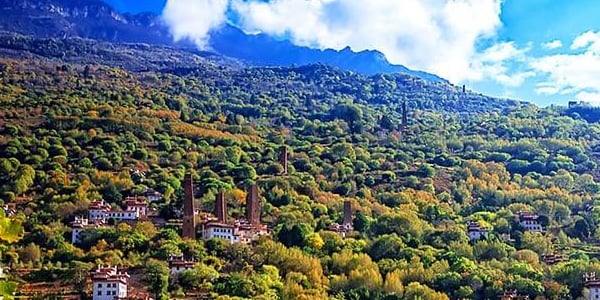 Zhonglu Tibetan Village in Danba surrounded by forests, known as the Hometown of a Hundred Watchtowers