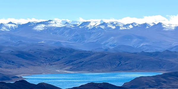 Admire Yamdrok Yumtso Lake: Stunning sacred turquoise lake on Tibet plateau